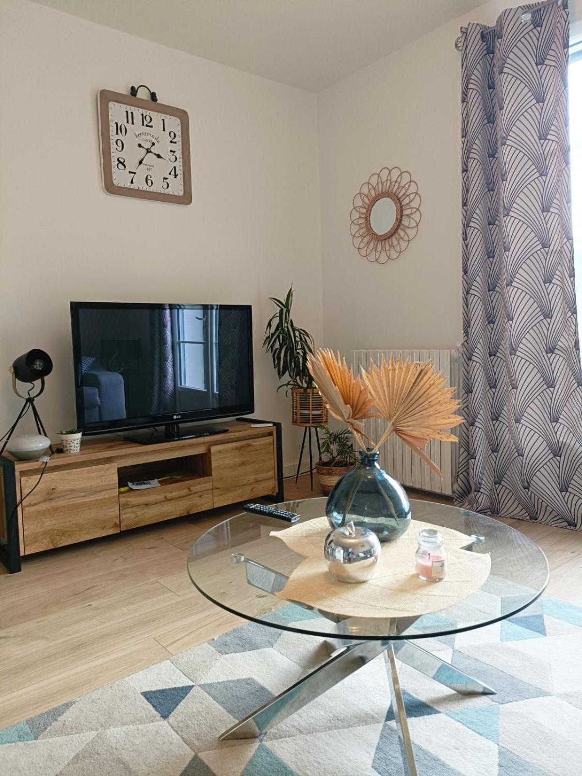 Appartement Design Avec Piscine 迪涅莱班 外观 照片